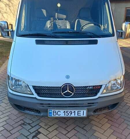 Белый Мерседес Sprinter, объемом двигателя 2.7 л и пробегом 385 тыс. км за 19800 $, фото 22 на Automoto.ua
