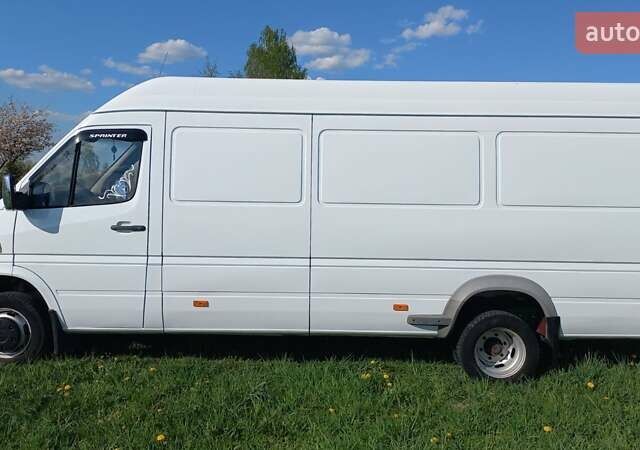 Белый Мерседес Sprinter, объемом двигателя 2.7 л и пробегом 385 тыс. км за 21500 $, фото 23 на Automoto.ua