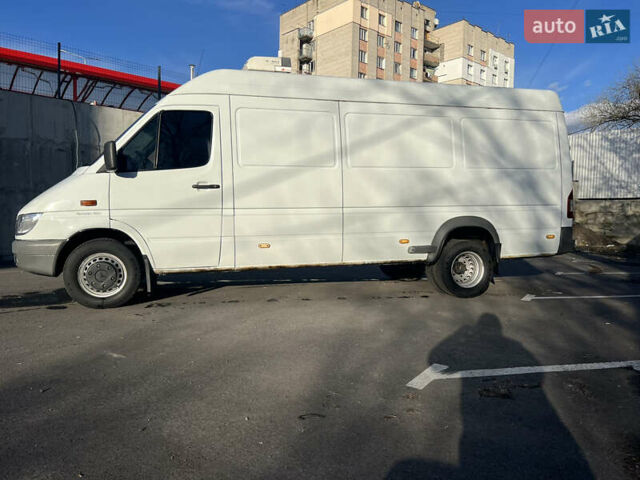 Белый Мерседес Sprinter, объемом двигателя 2.7 л и пробегом 407 тыс. км за 21555 $, фото 4 на Automoto.ua