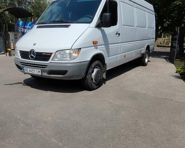Белый Мерседес Sprinter, объемом двигателя 2.7 л и пробегом 350 тыс. км за 18100 $, фото 3 на Automoto.ua