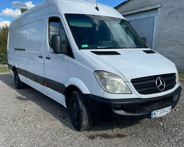 Белый Мерседес Sprinter, объемом двигателя 2.15 л и пробегом 40 тыс. км за 8900 $, фото 1 на Automoto.ua