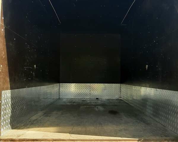 Белый Мерседес Sprinter, объемом двигателя 2.99 л и пробегом 382 тыс. км за 18000 $, фото 5 на Automoto.ua