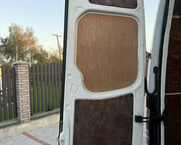 Белый Мерседес Sprinter, объемом двигателя 2.99 л и пробегом 564 тыс. км за 17500 $, фото 12 на Automoto.ua