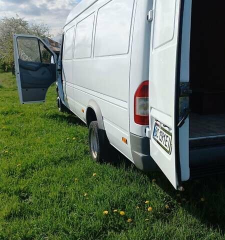 Белый Мерседес Sprinter, объемом двигателя 2.7 л и пробегом 385 тыс. км за 21500 $, фото 14 на Automoto.ua