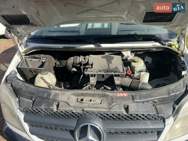 Белый Мерседес Sprinter, объемом двигателя 2.99 л и пробегом 670 тыс. км за 10000 $, фото 10 на Automoto.ua