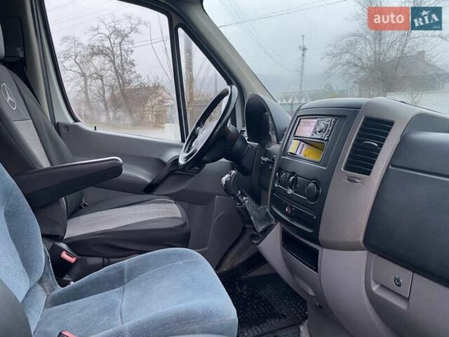 Белый Мерседес Sprinter, объемом двигателя 2.15 л и пробегом 244 тыс. км за 9888 $, фото 18 на Automoto.ua