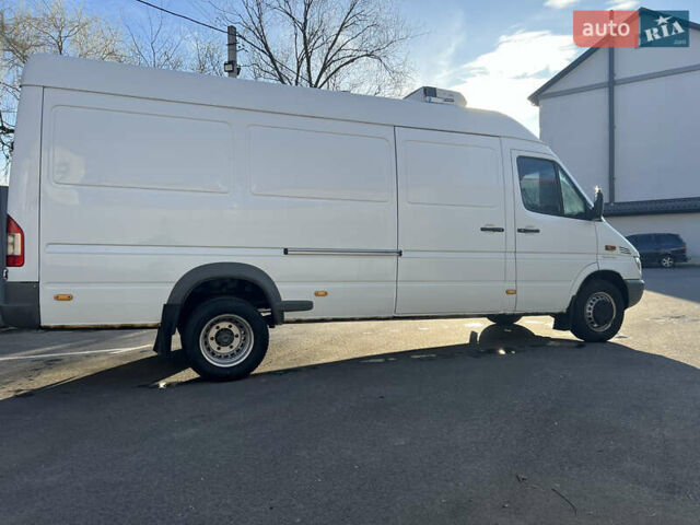 Белый Мерседес Sprinter, объемом двигателя 2.7 л и пробегом 407 тыс. км за 21555 $, фото 21 на Automoto.ua