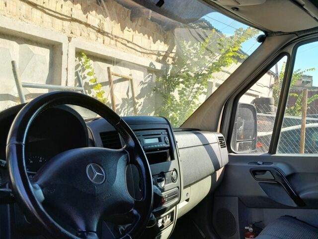 Белый Мерседес Sprinter, объемом двигателя 2.9 л и пробегом 600 тыс. км за 6000 $, фото 1 на Automoto.ua