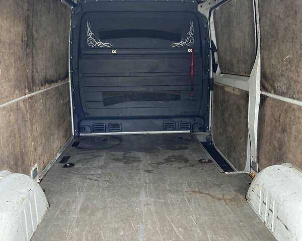 Белый Мерседес Sprinter, объемом двигателя 2.2 л и пробегом 282 тыс. км за 11800 $, фото 14 на Automoto.ua