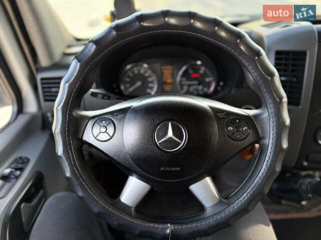 Белый Мерседес Sprinter, объемом двигателя 2.99 л и пробегом 333 тыс. км за 16900 $, фото 17 на Automoto.ua