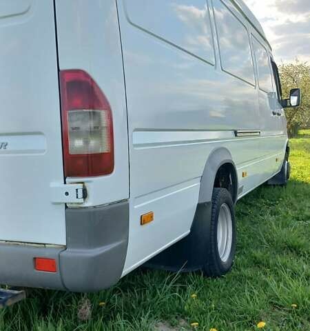 Белый Мерседес Sprinter, объемом двигателя 2.7 л и пробегом 385 тыс. км за 21500 $, фото 3 на Automoto.ua