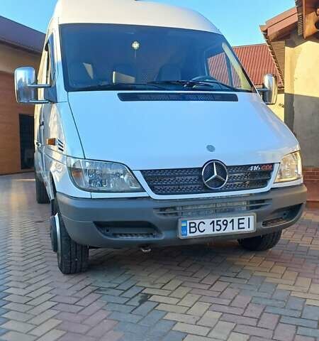Белый Мерседес Sprinter, объемом двигателя 2.7 л и пробегом 385 тыс. км за 19800 $, фото 18 на Automoto.ua