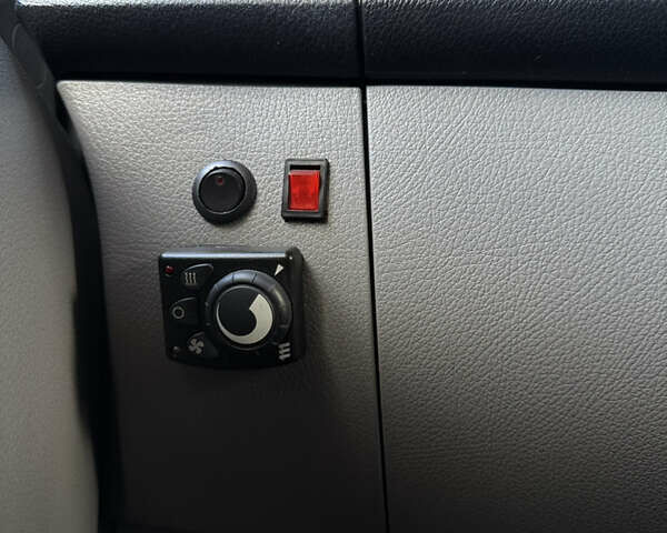 Белый Мерседес Sprinter, объемом двигателя 2.99 л и пробегом 333 тыс. км за 16900 $, фото 23 на Automoto.ua