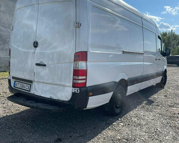 Белый Мерседес Sprinter, объемом двигателя 2.15 л и пробегом 40 тыс. км за 8900 $, фото 5 на Automoto.ua