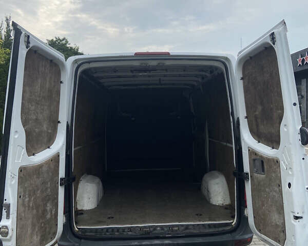 Белый Мерседес Sprinter, объемом двигателя 2.2 л и пробегом 282 тыс. км за 11800 $, фото 13 на Automoto.ua