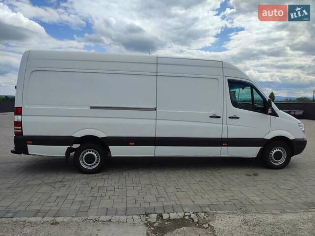 Белый Мерседес Sprinter, объемом двигателя 3 л и пробегом 560 тыс. км за 14300 $, фото 3 на Automoto.ua