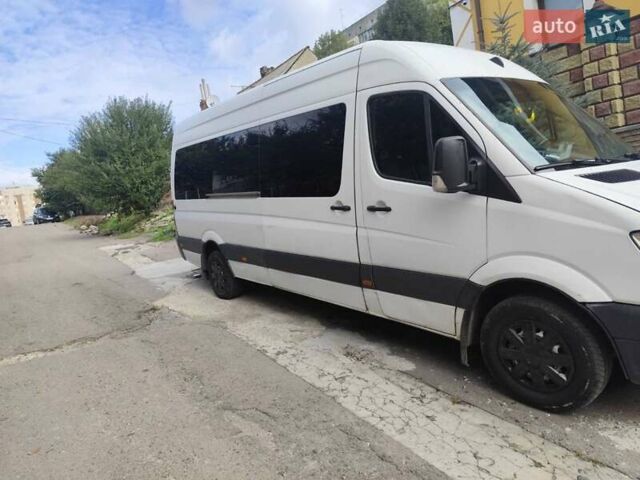 Белый Мерседес Sprinter, объемом двигателя 2.15 л и пробегом 580 тыс. км за 13500 $, фото 2 на Automoto.ua