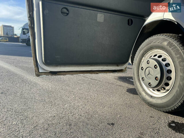 Белый Мерседес Sprinter, объемом двигателя 2.7 л и пробегом 407 тыс. км за 21555 $, фото 49 на Automoto.ua