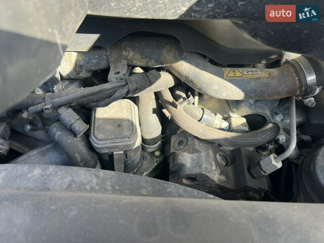 Белый Мерседес Sprinter, объемом двигателя 2.99 л и пробегом 670 тыс. км за 10000 $, фото 11 на Automoto.ua