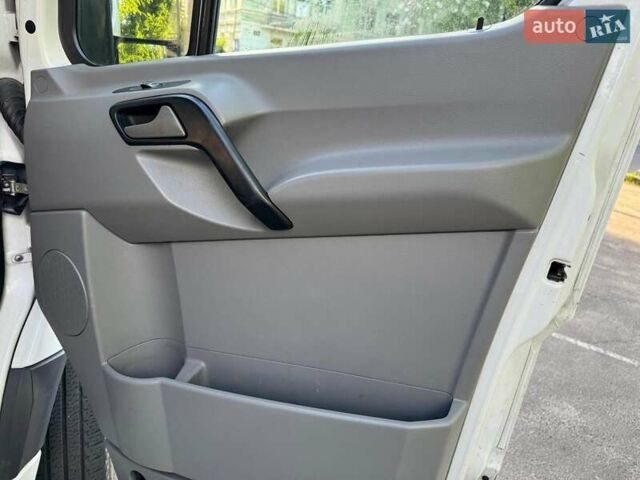 Белый Мерседес Sprinter, объемом двигателя 3 л и пробегом 577 тыс. км за 11390 $, фото 14 на Automoto.ua