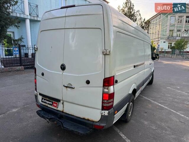Белый Мерседес Sprinter, объемом двигателя 3 л и пробегом 577 тыс. км за 11390 $, фото 4 на Automoto.ua