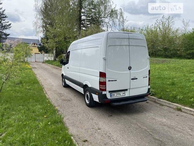 Белый Мерседес Sprinter, объемом двигателя 2.15 л и пробегом 456 тыс. км за 10600 $, фото 13 на Automoto.ua