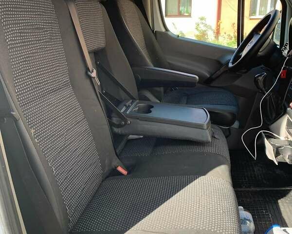 Белый Мерседес Sprinter, объемом двигателя 2.1 л и пробегом 353 тыс. км за 12500 $, фото 13 на Automoto.ua