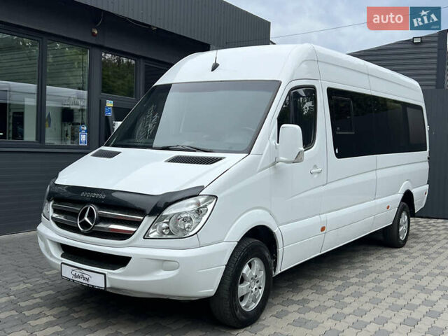 Белый Мерседес Sprinter, объемом двигателя 2.99 л и пробегом 490 тыс. км за 19500 $, фото 2 на Automoto.ua
