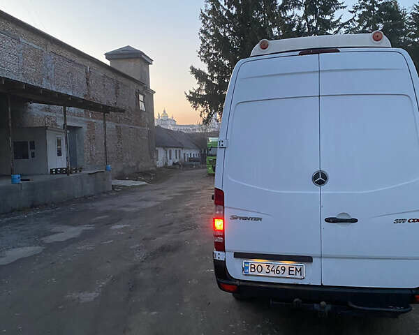 Белый Мерседес Sprinter, объемом двигателя 2.99 л и пробегом 750 тыс. км за 13800 $, фото 4 на Automoto.ua