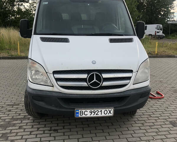 Белый Мерседес Sprinter, объемом двигателя 2.1 л и пробегом 475 тыс. км за 6900 $, фото 9 на Automoto.ua
