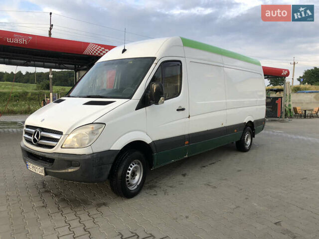 Белый Мерседес Sprinter, объемом двигателя 2.1 л и пробегом 475 тыс. км за 6900 $, фото 2 на Automoto.ua