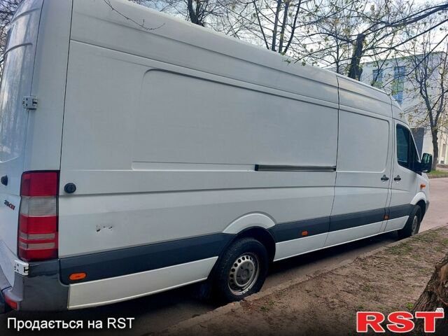 Белый Мерседес Sprinter, объемом двигателя 2.1 л и пробегом 499 тыс. км за 12500 $, фото 5 на Automoto.ua