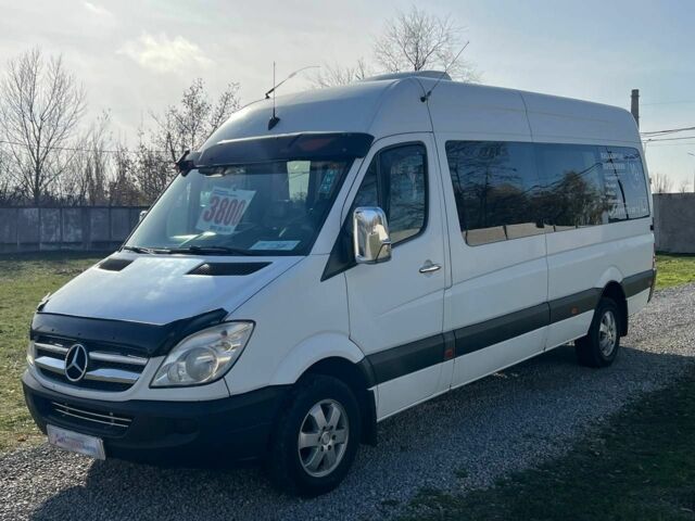 Белый Мерседес Sprinter, объемом двигателя 2.2 л и пробегом 929 тыс. км за 13500 $, фото 2 на Automoto.ua