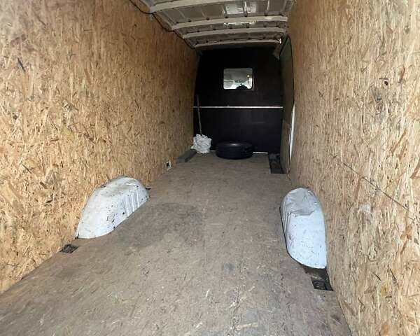 Белый Мерседес Sprinter, объемом двигателя 2.15 л и пробегом 370 тыс. км за 9000 $, фото 5 на Automoto.ua