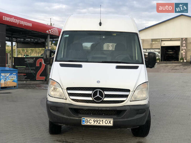 Белый Мерседес Sprinter, объемом двигателя 2.1 л и пробегом 475 тыс. км за 6900 $, фото 6 на Automoto.ua