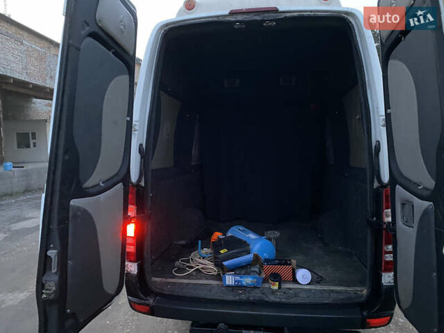 Белый Мерседес Sprinter, объемом двигателя 2.99 л и пробегом 750 тыс. км за 13800 $, фото 5 на Automoto.ua