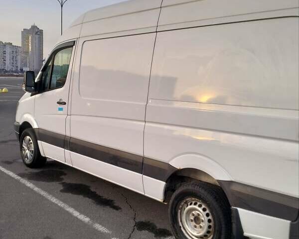 Белый Мерседес Sprinter, объемом двигателя 2.1 л и пробегом 350 тыс. км за 9700 $, фото 3 на Automoto.ua