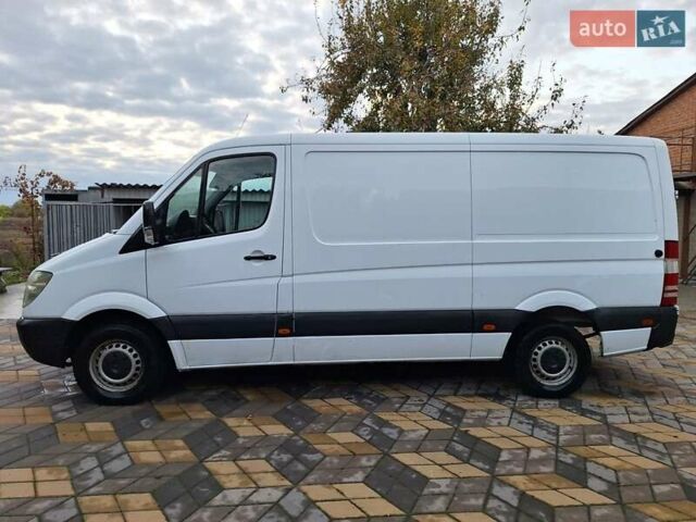 Белый Мерседес Sprinter, объемом двигателя 2.14 л и пробегом 354 тыс. км за 11800 $, фото 2 на Automoto.ua
