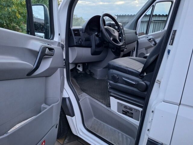 Белый Мерседес Sprinter, объемом двигателя 2.1 л и пробегом 354 тыс. км за 11800 $, фото 11 на Automoto.ua