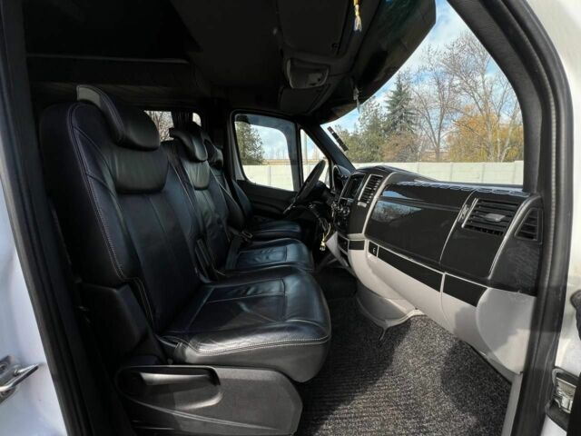 Белый Мерседес Sprinter, объемом двигателя 2.2 л и пробегом 929 тыс. км за 13500 $, фото 14 на Automoto.ua