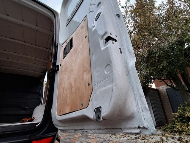 Белый Мерседес Sprinter, объемом двигателя 2.1 л и пробегом 354 тыс. км за 11500 $, фото 16 на Automoto.ua