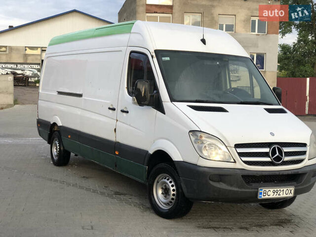 Белый Мерседес Sprinter, объемом двигателя 2.1 л и пробегом 475 тыс. км за 6900 $, фото 5 на Automoto.ua