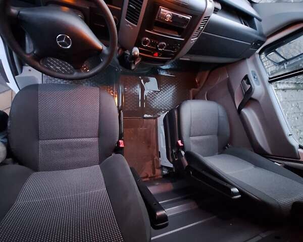Белый Мерседес Sprinter, объемом двигателя 2.14 л и пробегом 354 тыс. км за 11800 $, фото 19 на Automoto.ua