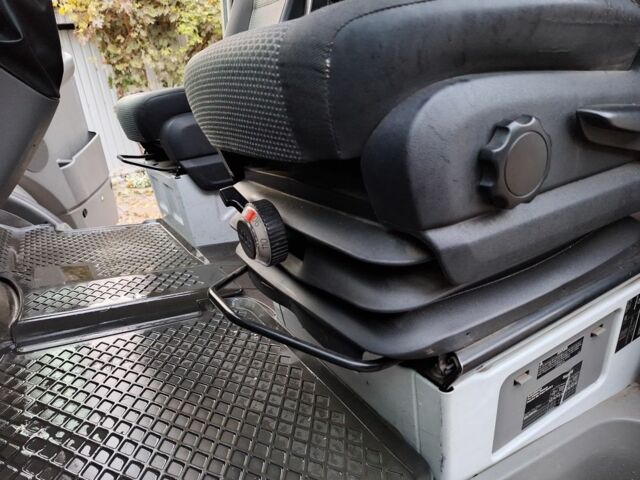 Белый Мерседес Sprinter, объемом двигателя 2.1 л и пробегом 354 тыс. км за 11800 $, фото 12 на Automoto.ua