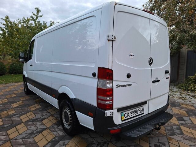 Белый Мерседес Sprinter, объемом двигателя 2.1 л и пробегом 354 тыс. км за 11500 $, фото 2 на Automoto.ua