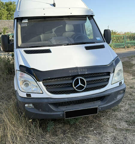 Белый Мерседес Sprinter, объемом двигателя 2.99 л и пробегом 508 тыс. км за 12800 $, фото 2 на Automoto.ua