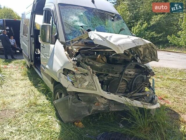 Белый Мерседес Sprinter, объемом двигателя 2.2 л и пробегом 600 тыс. км за 4800 $, фото 4 на Automoto.ua