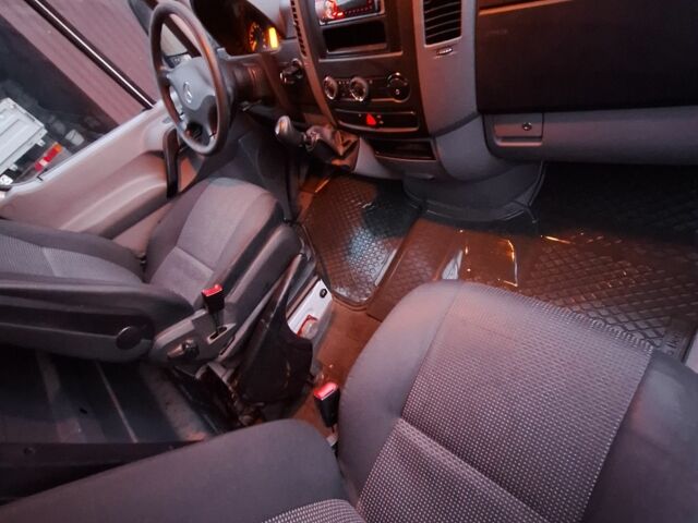 Белый Мерседес Sprinter, объемом двигателя 2.1 л и пробегом 354 тыс. км за 11500 $, фото 14 на Automoto.ua