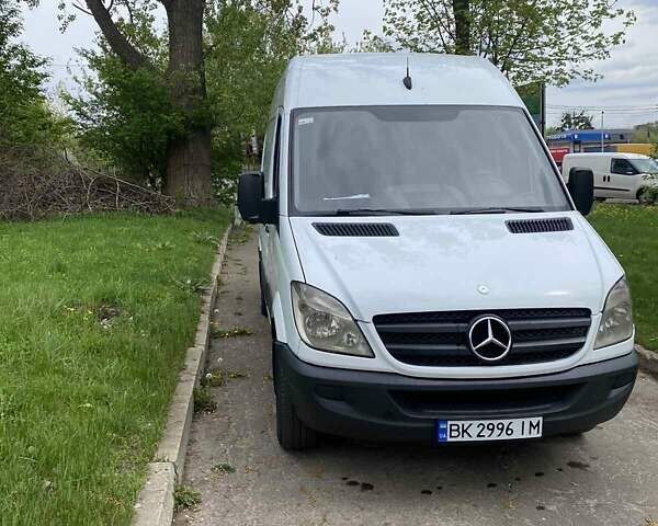 Білий Мерседес Sprinter, об'ємом двигуна 2.15 л та пробігом 456 тис. км за 10900 $, фото 2 на Automoto.ua