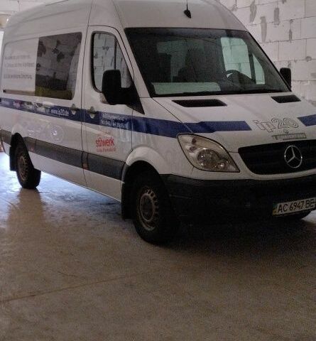 Білий Мерседес Sprinter, об'ємом двигуна 2.1 л та пробігом 234 тис. км за 14000 $, фото 1 на Automoto.ua